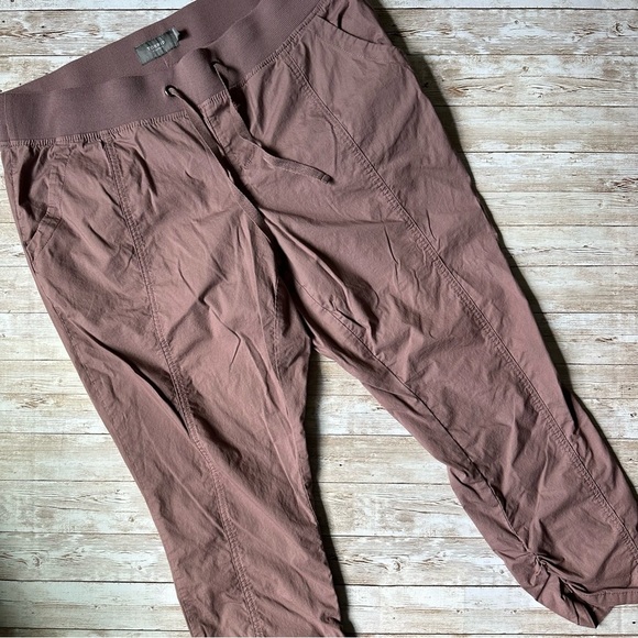 torrid Crop Pull-on Skinny Stretch Poplin Mid-Rise Pant | size 1 (14-16) EUC - Picture 2 of 7